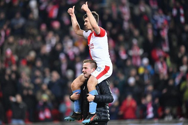 Kúdela slaví senzační postup Slavie