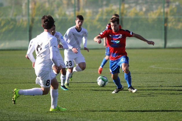 Andreas Ivanschitz v dresu Viktorie Plzeň během utkání na soustředění ve Španělsku.