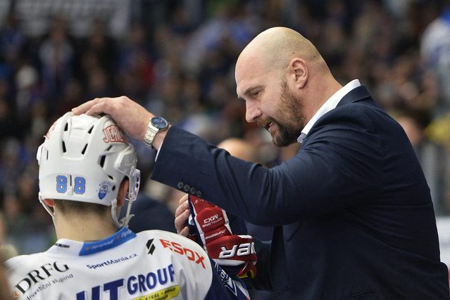 Spokojený hlavní trenér Komety Libor Zábranský ve druhém semifinále v Plzni.