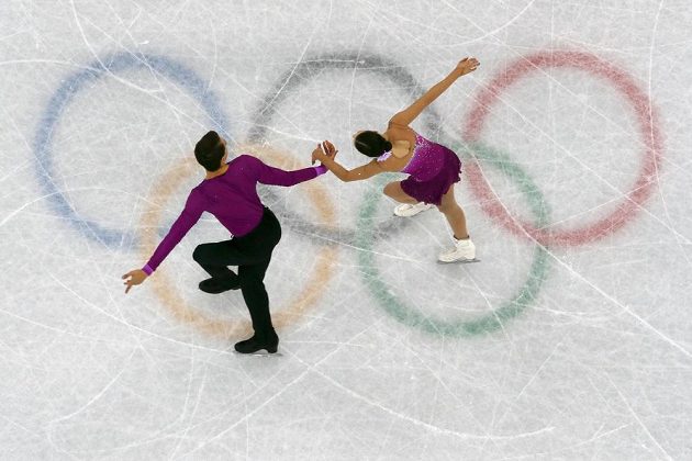 Premiéru na olympiádě v Pchjongčchangu mají za sebou čeští reprezentanti Anna Dušková a Martin Bidař. V soutěži sportovních dvojic absolvovali krátký program.