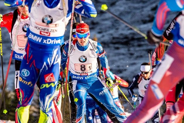 Biatlonista Michal Krčmář na prvním úseku štafety v Hochfilzenu, který se mu vůbec nepodařil.