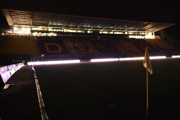 Poruchy osvětlení na stadiónu Juliska v Praze vedly nakonec k předčasnému ukončení ligového duelu mezi Duklou a Příbramí.