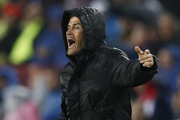 Barcelonský kouč Luis Enrique během odvety osmifinále Ligy mistrů proti Arsenalu.