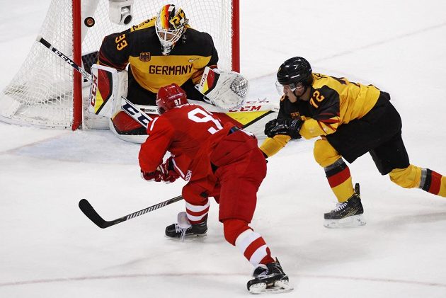 Ruský hokejista Nikita Gusev dal v olympijském finále Německu dvě branky, jeho druhá trefa znamenala prodloužení bitvy o zlato.