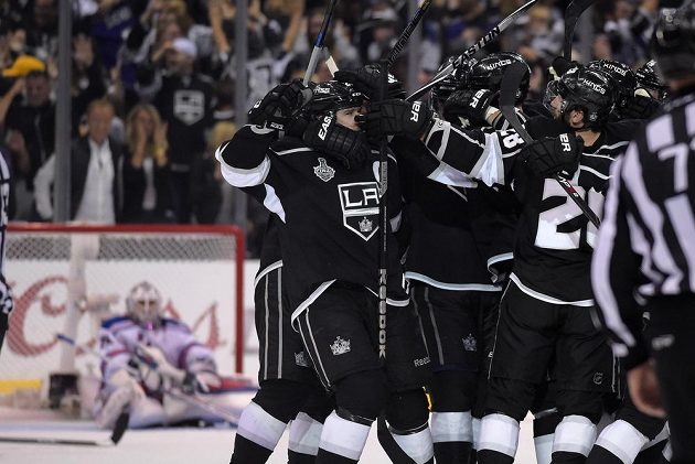 Kings mají po další výhře o kousek blíž ke svému historicky druhému Stanley Cupu. Ten první získali v roce 2012.