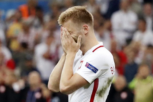 Smutný Polák Jakub Blaszczykowski. Jako jediný nedal ve čtvrtfinále s Portugalskem pokutový kop.