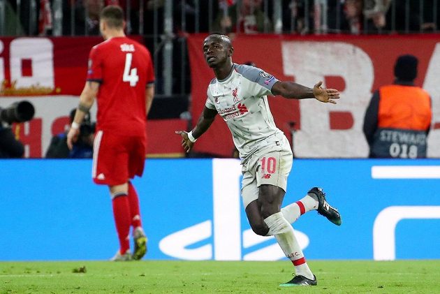 Liverpoolská radost v Lize mistrů. Útočník Sadio Mané slaví gól, který vstřelil do sítě Bayernu v Lize mistrů.