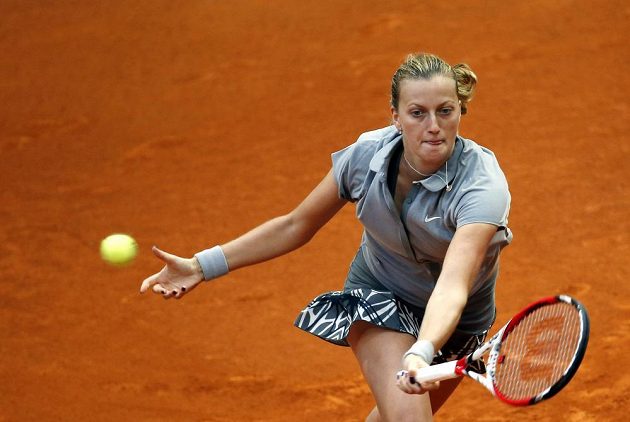 Petra Kvitová si v Madridu zahraje o čtvrtfinále proti své kamarádce Lucii Šafářové.