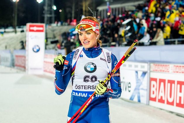 Gabriela Soukalová se v cíli radovala ze svého devátého vítězství ve Světovém poháru.