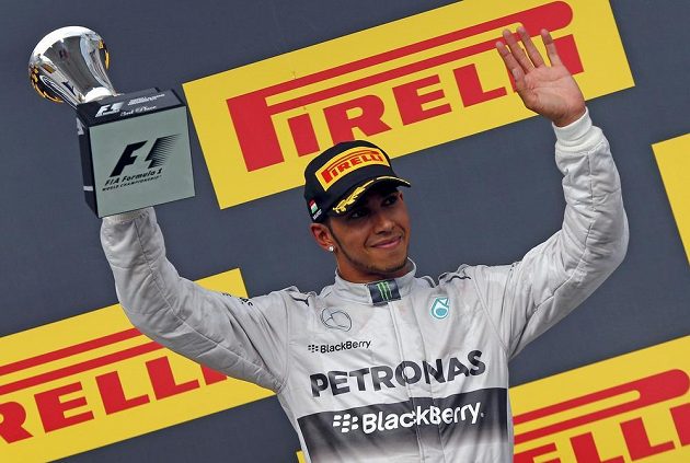 Brit Lewis Hamilton sice triumf z loňského roku v Maďarsku neobhájil, třetí místo poté, co musel startovat z boxové uličky, je však úspěchem.