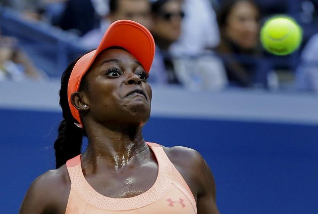 Americká tenistka Sloane Stephensová porazila ve finále US Open krajanku Madison Keysovou 6:3 a 6:0 a vyhrála první grandslamový turnaj v kariéře. Během zápasu hypnotizovala každý míček.