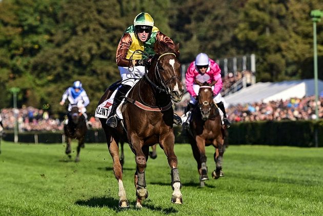 Talent with jockey Pavel Složil is heading for the victory in Velká Pardubická.