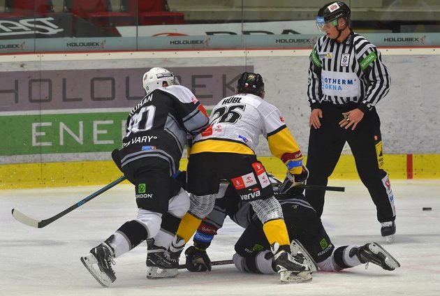 Zleva Martin Rohan z Karlových Varů, Viktor Hübl z Litvínova a Jiří Černoch z Karlových Varů.