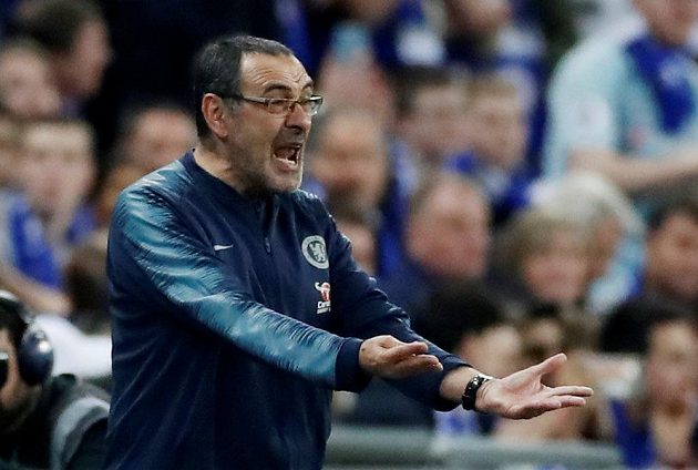 Italský manažer Chelsea Maurizio Sarri v závěru utkání s Manchesterem City pořádně zuřil.
