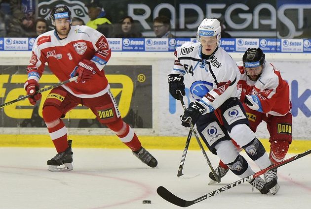 Jakub Pour (uprotřed) z Plzně, David Škůrek (vlevo) a Petr Kolouch u Olomouce.