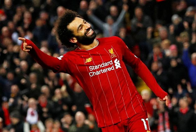 Kanonýr Mohamed Salah dvěma trefami podpořil vysokou výhru Liverpoolu nad Southamptonem a měl pochopitelně důvod k úsměvu.