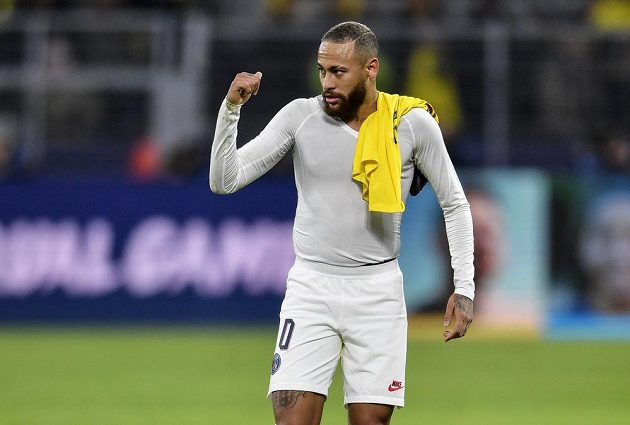 Zklamaný Brazilec Neymar se po prohře v Dortmundu pustil do vedení fotbalového PSG.