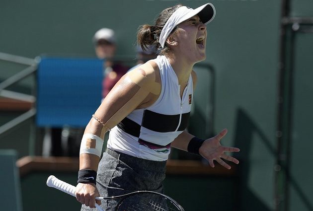 Hotovo, senzace byla dokonána. Kanadská tenistka Bianca dotáhla senzační tažení turnajem v Indian Wells do vítězného konce