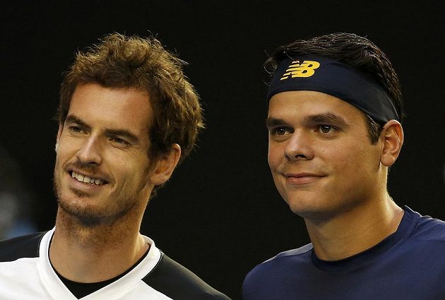 Brit Andy Murray (vlevo) a kanaďan Milos Raonic před semifinálovým duelem Australian Open.