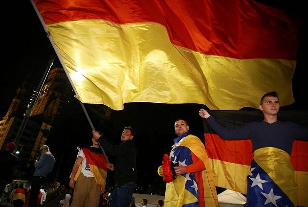 Němečtí fanoušci vyšli po finálovém vítězství nad Argentinou slavit do ulic Berlína.