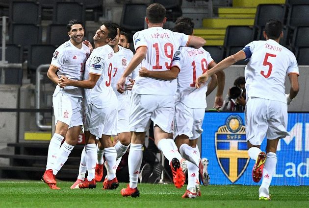 Fotbalisté Španělska sice v kvalifikaci MS 2022 na půdě Švédska vedli, nakonec ale prohráli 1:2.