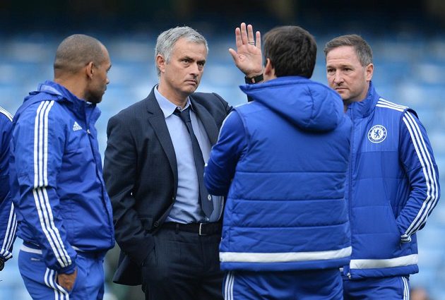 Mourinhovo sbohem? Pozice trenéra Chelsea je po prohře s Liverpoolem opět o něco slabší.
