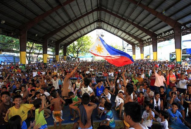 Filipínská Manila při duelech národního hrdiny Pac-mana vždy zcela promění svůj ráz.