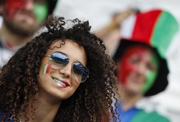 Italská fanynka mohla být s vystoupením squadry azzury na letošním ME spokojená.
