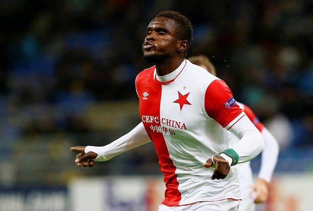 Michael Ngadeu-Ngadjui se raduje, v utkání Evropské ligy na hřišti Astrany vstřelil vedoucí branku Slavie.