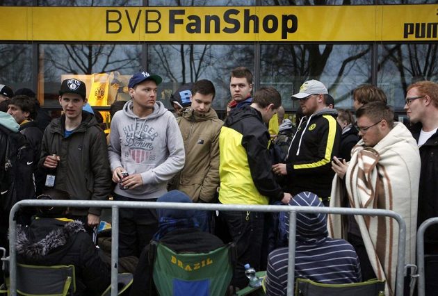 Příznivci Borussie Dortmund vzali předprodej na zápas s Realem Madrid útokem.