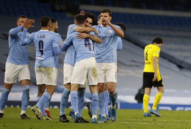 Radost hráčů Manchesteru City z výhry nad Dortmundem ve čtvrtfinále Ligy mistrů.