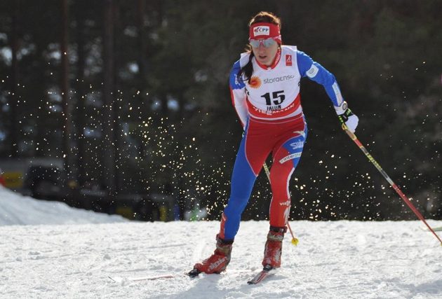 Eva Vrabcová-Nývltová při skiatlonu na MS ve Falunu.