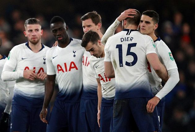 Fotbalisté Tottenhamu prohráli s Chelsea penaltový rozstřel v odvetném semifinále Ligového poháru.