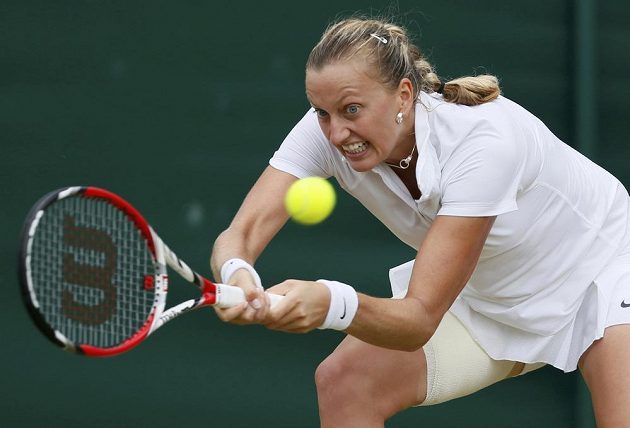 Petra Kvitová se dere ve Wimbledonu do dalšího kola přes Pcheng Šuaj z Číny.