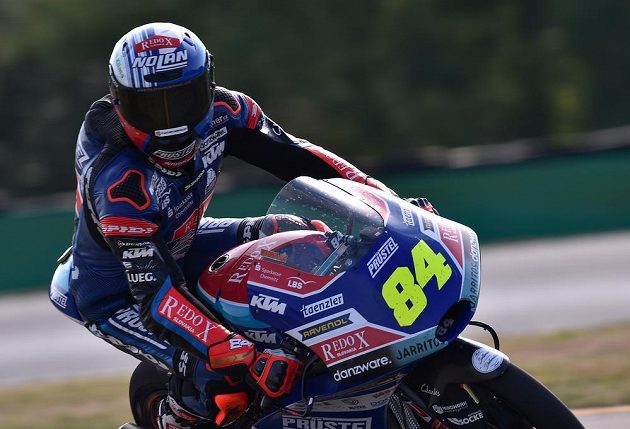 Velká cena České republiky, závod mistrovství světa silničních motocyklů kategorie Moto3, Jakub Kornfeil z České republiky vybojoval třetí místo.