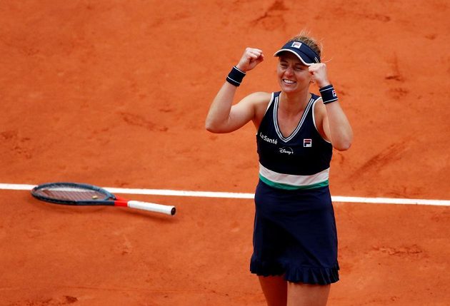 Argentinská tenistka Nadia Podoroská porazila na Roland Garros 6:2, 6:4 třetí nasazenou Elinu Svitolinovou a z kvalifikace postoupila do semifinále.