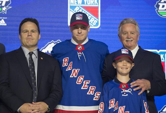 Navzdory stoupající formě s koncem sezony se Kaapo Kakko neprosadil do čela draftu. Ze druhé pozice tak finský talent putuje do New Yorku Rangers.