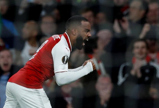 Fotbalista Arsenalu Alexandre Lacazette slaví gól v síti Atlétika Madrid v semifinále Evropské ligy.