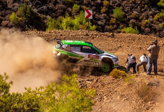 Jan Kopecký se Škodou Fabia R5 na trati Turecké rallye.