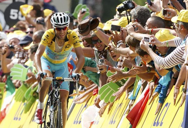 Ital Vincenzo Nibali navýšil svůj náskok v čele Tour de France před Španělem Valverdem na 4 minuty a 37 sekund.