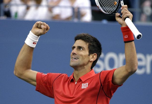 Radost Novaka Djokoviče po jedné z výměn ve finále US Open proti Rafaelu Nadalovi.