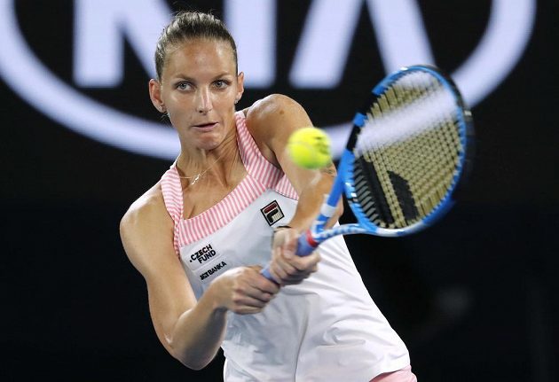 Karolína Plíšková při utkání s Japonkou Naomi Ósakaovou na postup do finále nedosáhla.
