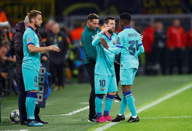 Barcelonský Lionel Messi nastoupil až v průběhu utkání Ligy mistrů v Dortmundu.