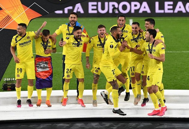 Žlutá ponorka vyhrála Evropskou ligu. Fotbalisté Villarrealu zvítězili ve finále nad Manchesterem United 11:10 na penalty.