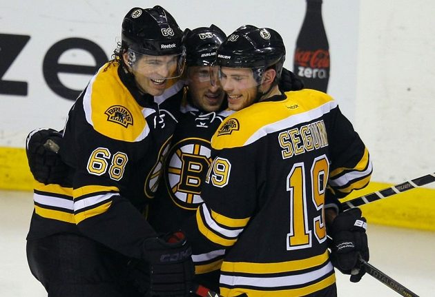 Druhá útočná formace Bostonu - zleva Jaromír Jágr, Brad Marchand a Tyler Seguin.