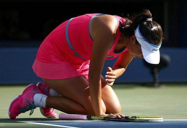 Pcheng Šuaj z Číny ze semifinále US Open s Dánkou Caroline Wozniackou odstoupila pro zdravotní trable.