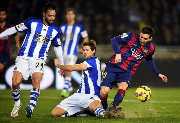Ani střídající Argentinec Lionel Messi Barcelonu na hřišti Realu Sociedad nespasil.
