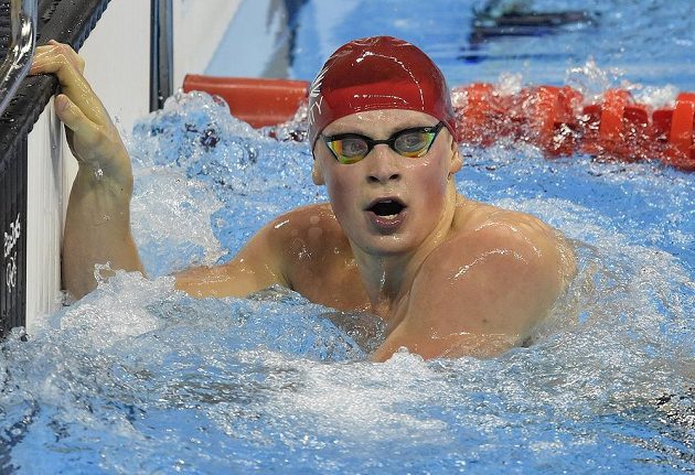 Britský favorit Adam Peaty získal olympijské zlato na prsařské stovce ve světovém rekordu.