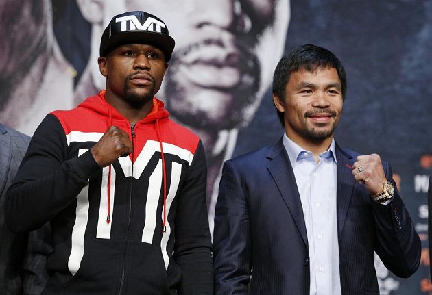 Filipínec Manny Pacquiao (vpravo) se může stát prvním boxerem, který porazí Američana Floyda Mayweathera.