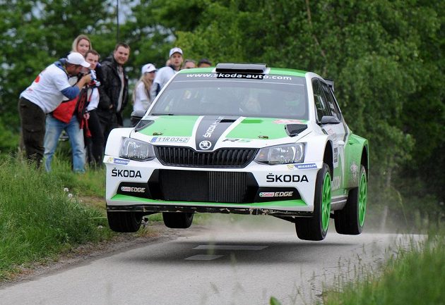 Jan Kopecký se Škodou Fabia R5 během Rallye Český Krumlov při rychlostní zkoušce zvané Col de Svatý Ján u obce Malče.